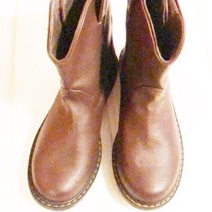 Boots new boys sizes 1M, 4M or 6M Faded Glory man made materia velcro closurel